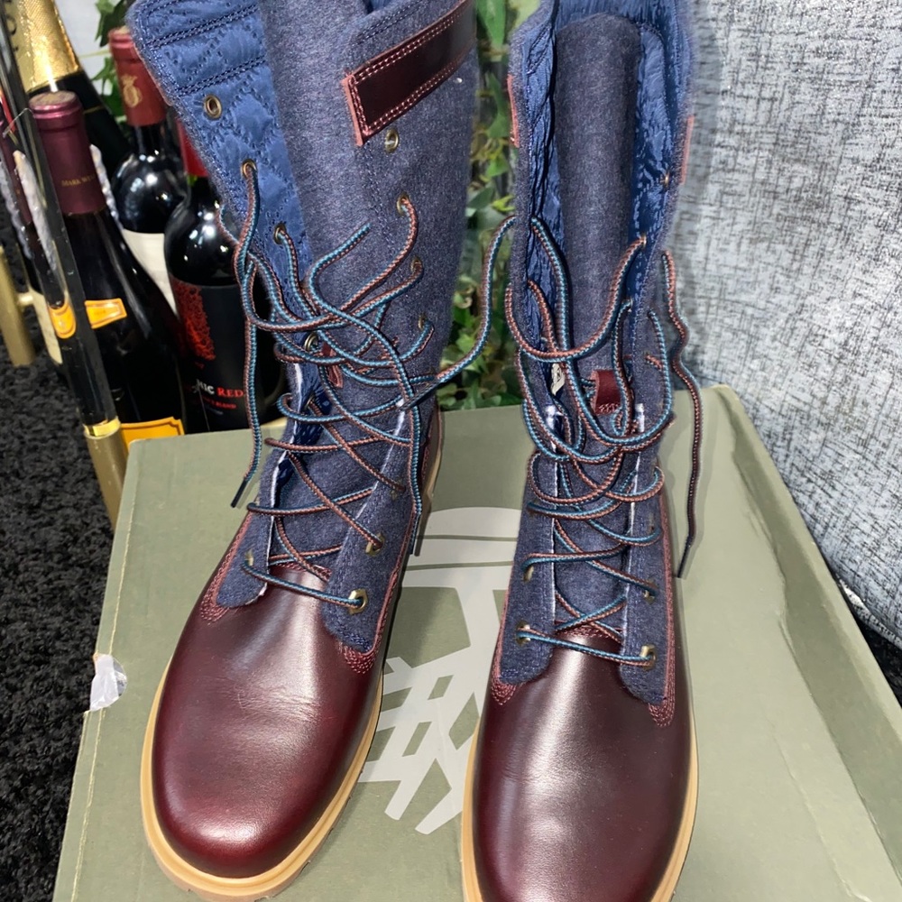 Timberland Boots - Picture 3 of 9
